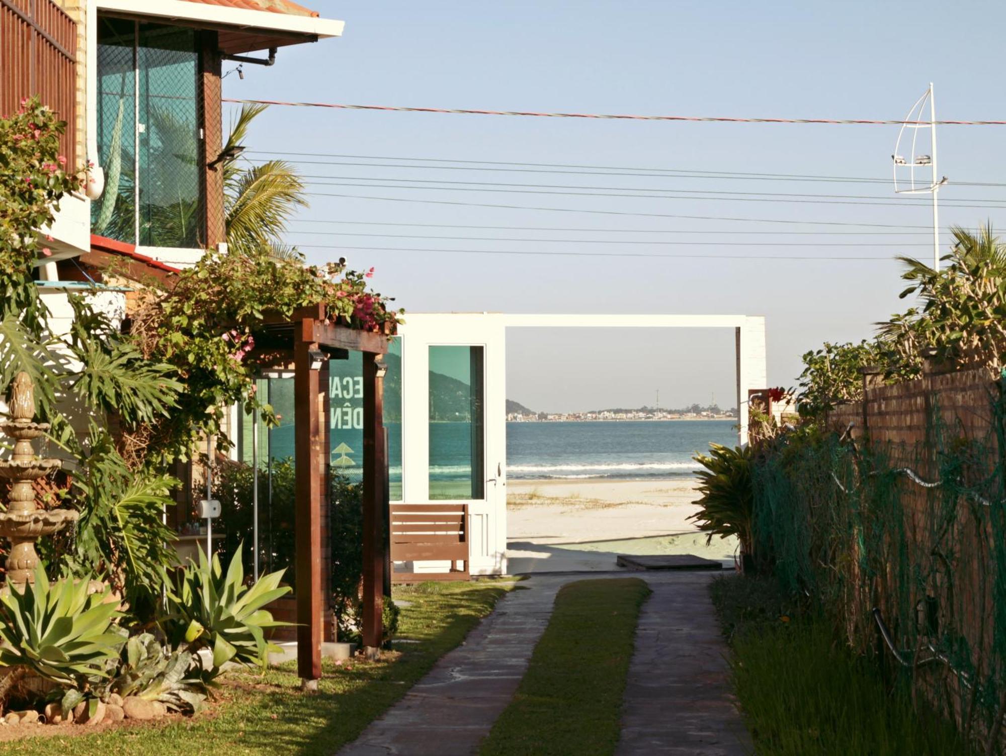 Pousada Recanto Edenico - A Beira Mar Da Praia Ponta Do Papagaio, Palhoca Sc Esterno foto