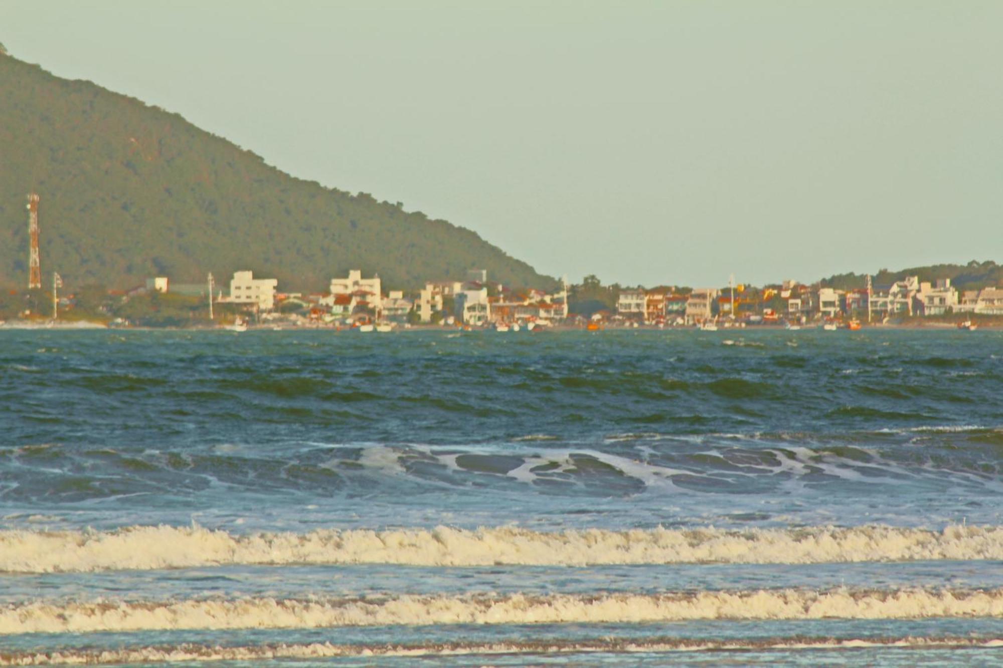 Pousada Recanto Edenico - A Beira Mar Da Praia Ponta Do Papagaio, Palhoca Sc Esterno foto