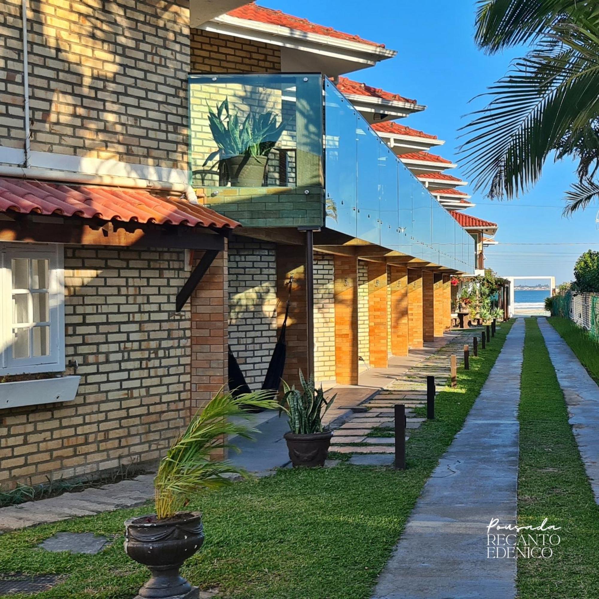 Pousada Recanto Edenico - A Beira Mar Da Praia Ponta Do Papagaio, Palhoca Sc Esterno foto